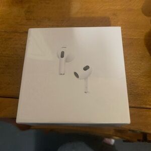 White Wireless Earbuds